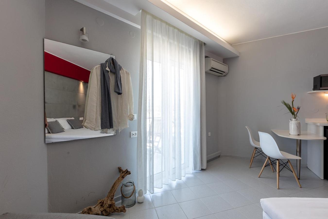 Akrogiali Beach Hotel Apartments Malia  Exterior photo